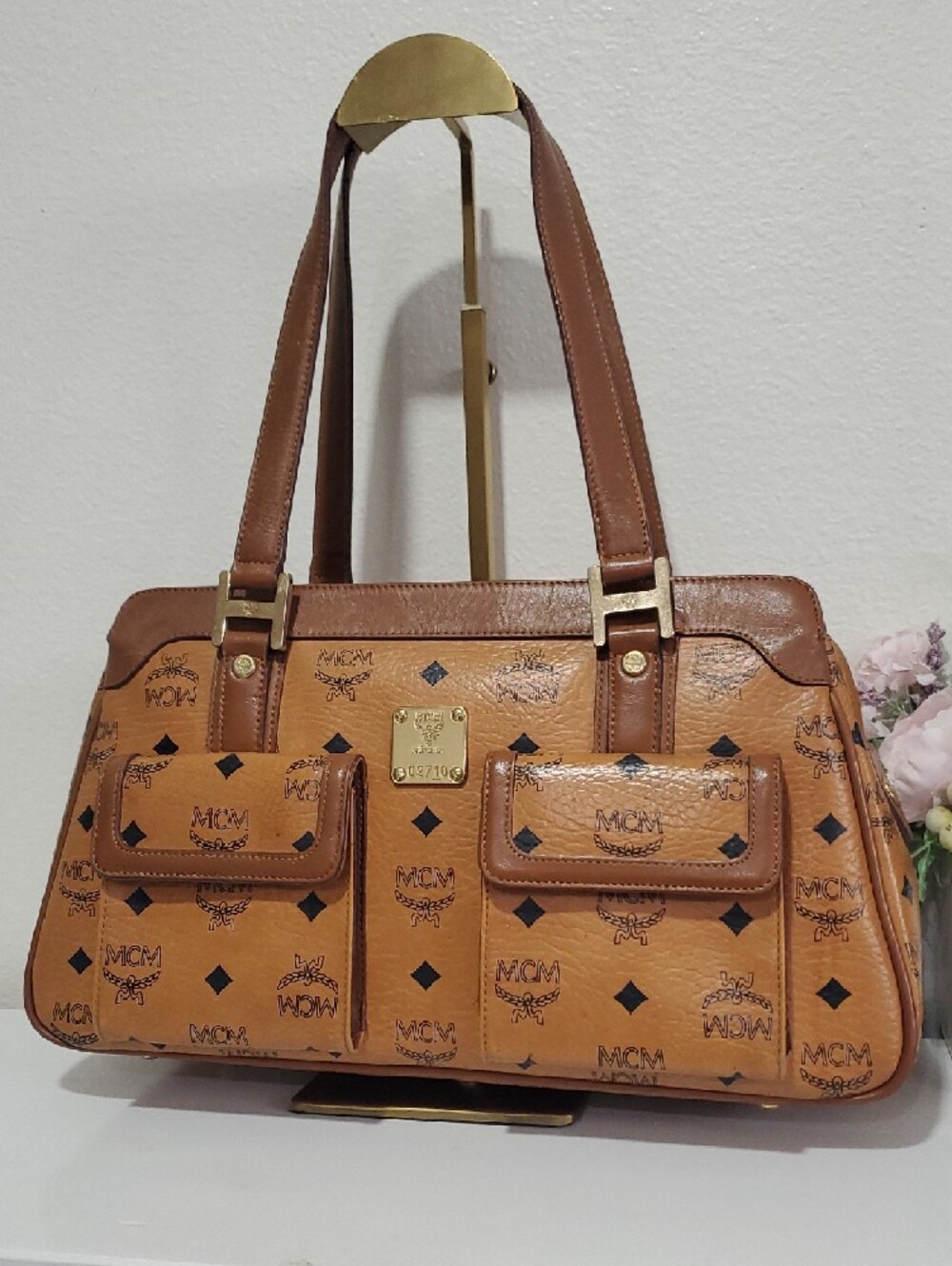 Vintage MCM Milla Cognac Visetos Leather Dual-Pocket Tite Bag🤎 - Picture 3 of 16